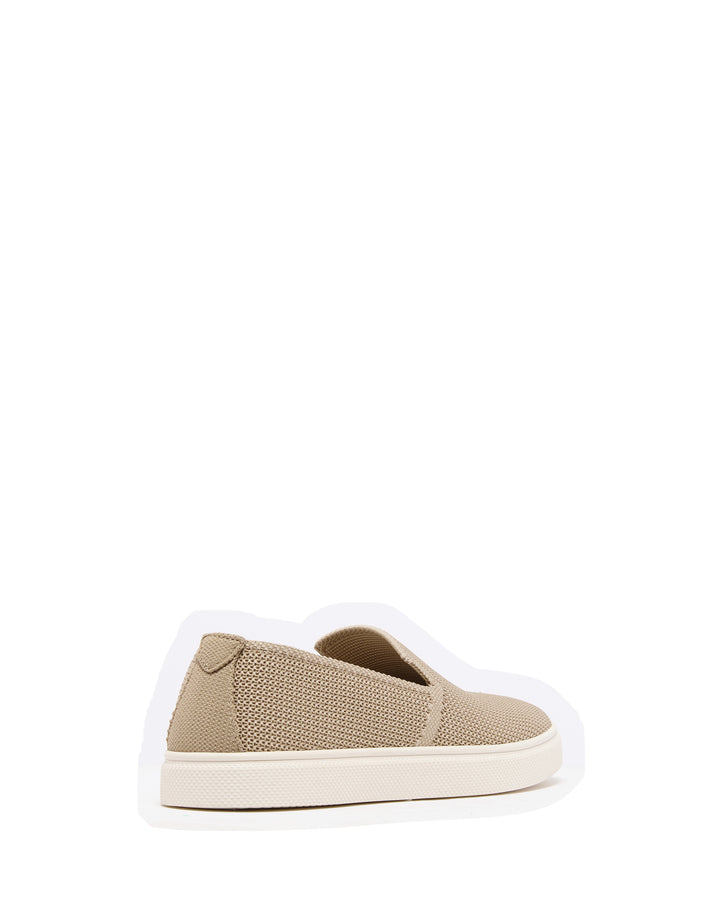 Row Natural Flyknit