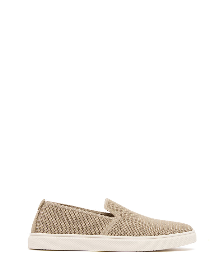 Row Natural Flyknit