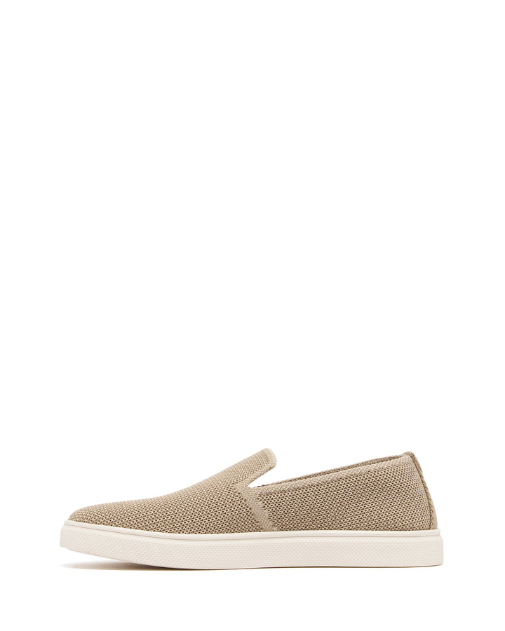 Row Natural Flyknit